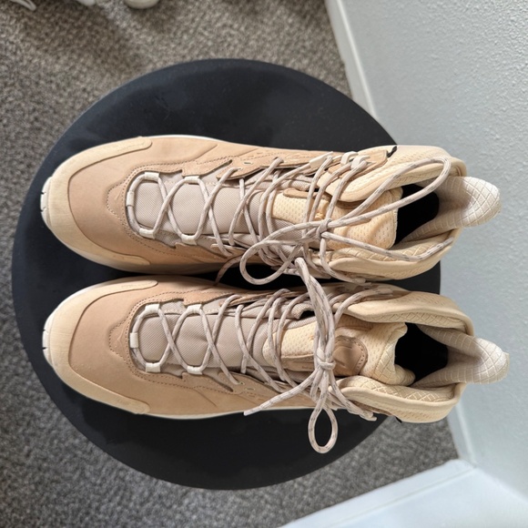 HOKA Kaha 2 GTX Hiking Boots – Beige/Sand (Limited release, rare) - Picture 4 of 6